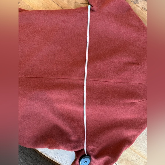 Helene Berman Women’s Wool coat. M. Maroon/Red rich color. Excellent condition. - Picture 7 of 8